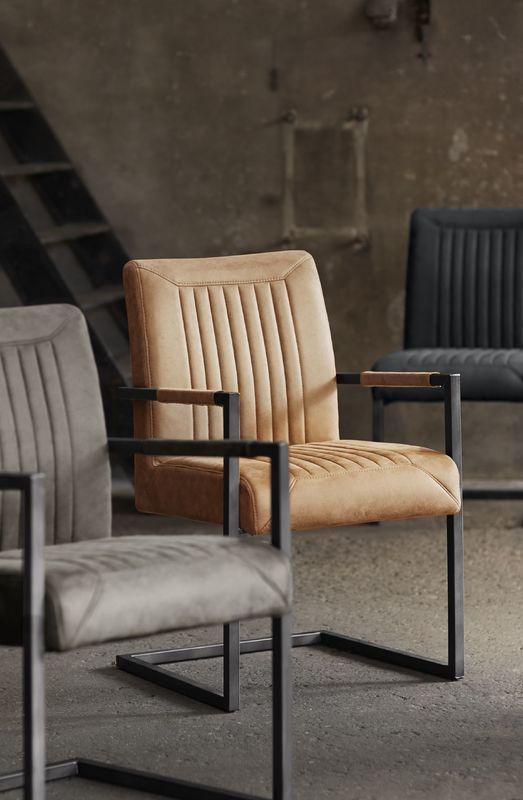 Eetkamerstoel Parantino met armleuning cognac