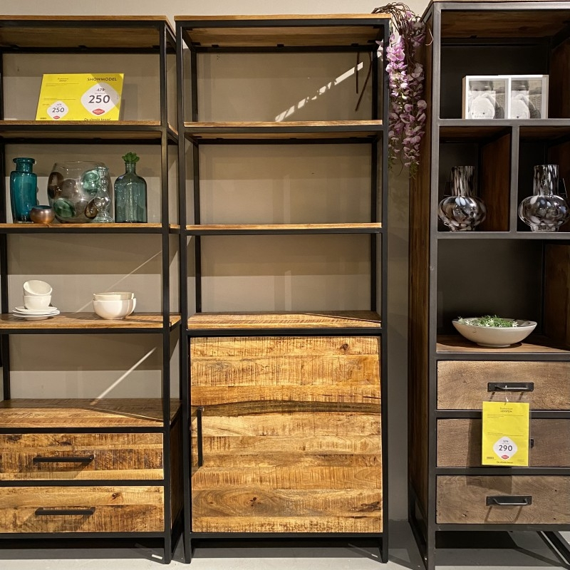 Boekenkast AKOLA