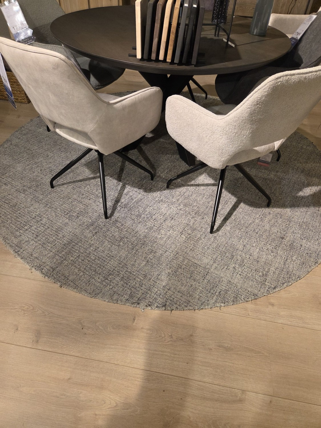 ACCADIA vloerkleed Ø 240cm Silver