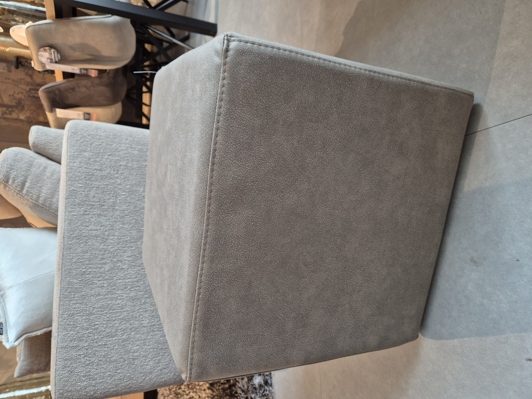 Hocker Roby