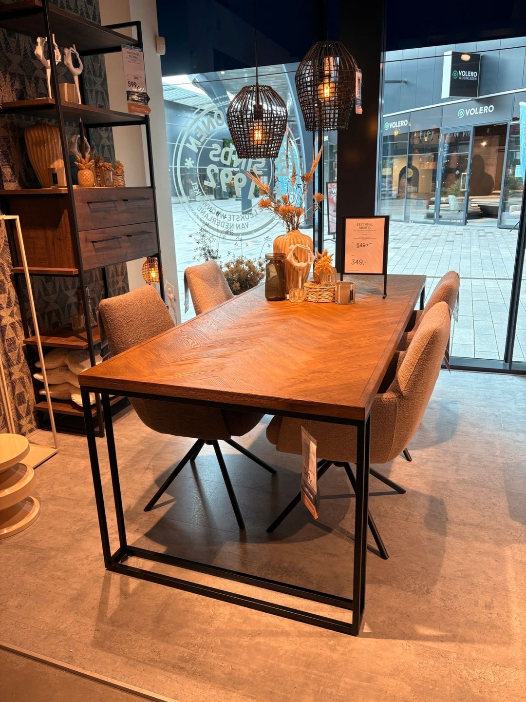 Eettafel VINITO